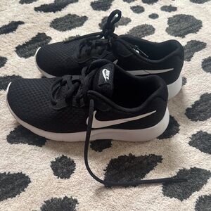 Nike Black and White Lightweight Running Sneakers